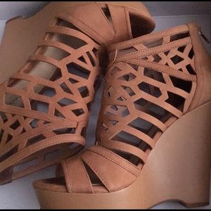 Gianni Bini wedges